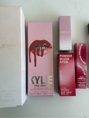 Kylie Cosmetics BUNDLE